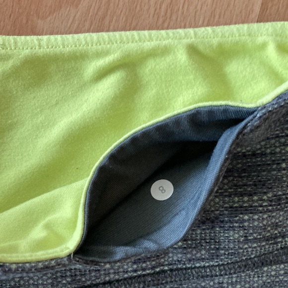 Grey size 8 lululemon crop pant - Picture 3 of 6